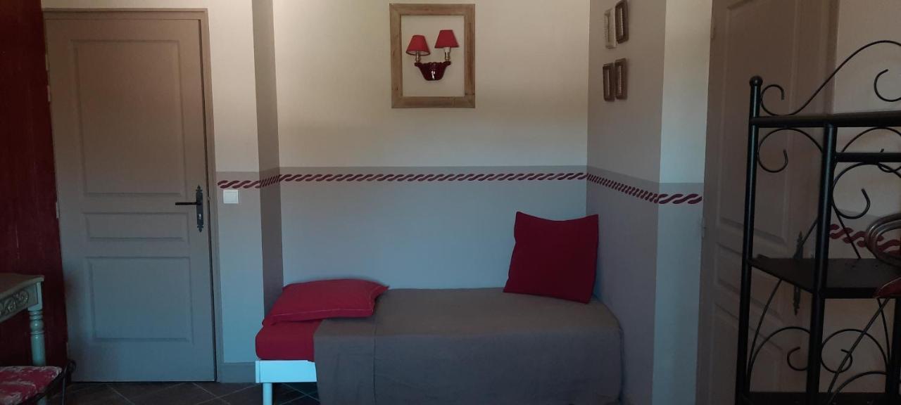 Meyronne Chambre D'Hotes Au Picatal المظهر الخارجي الصورة